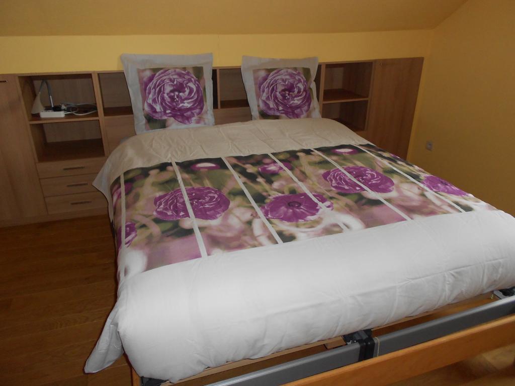 Gite De La Rhosnes Amougies Zimmer foto